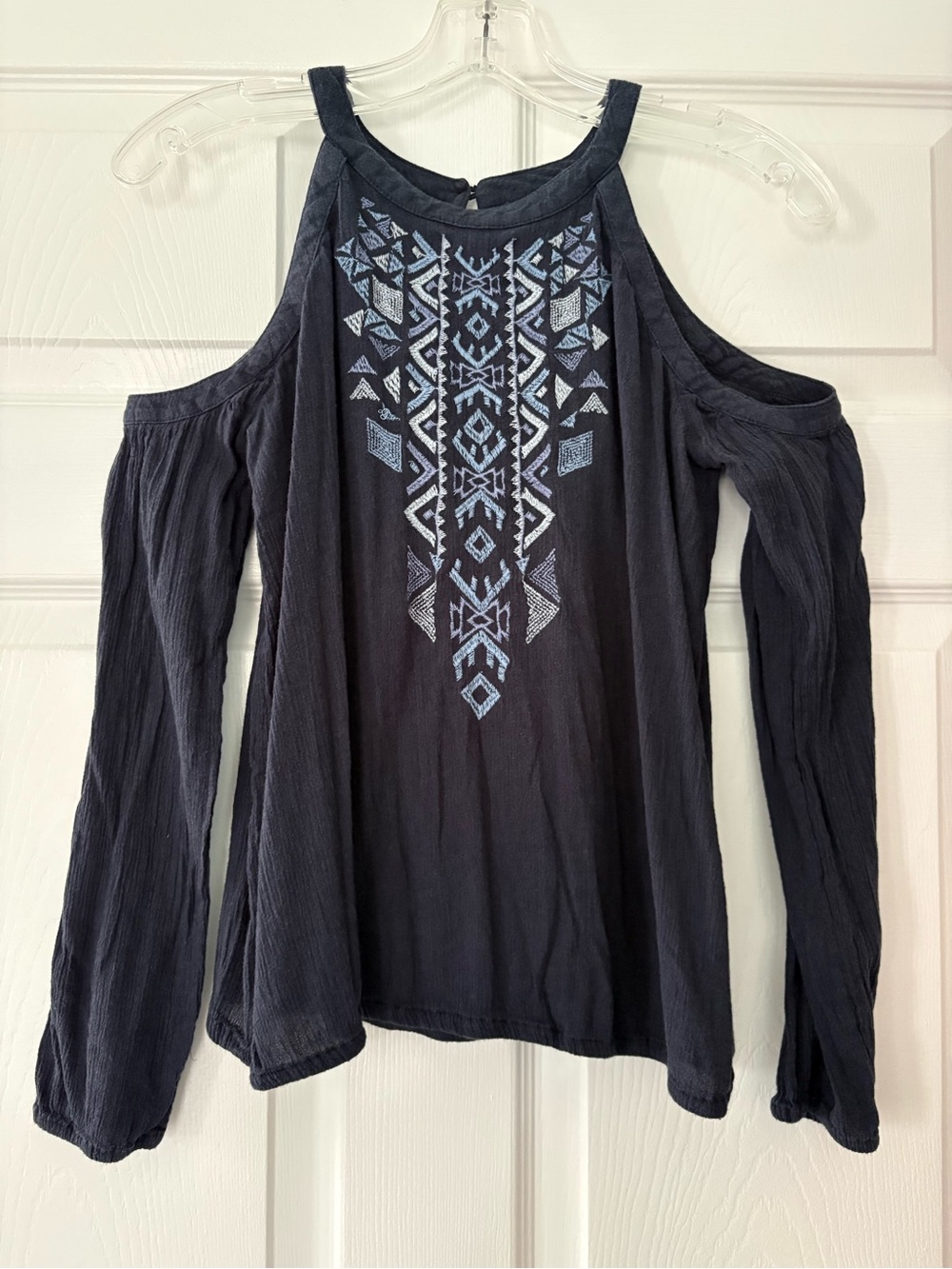 Hollister long sleeve Cold-Shoulder Boho Embroidered Top small navy blue